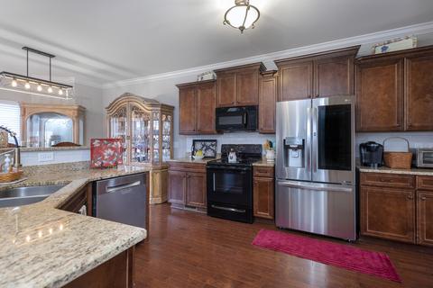 3032 Honeysuckle Dr, Spring Hill, TN 37174 photo 3