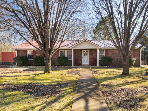 1416 Ridgewood Rd, Centerville, TN 37033 photo 1