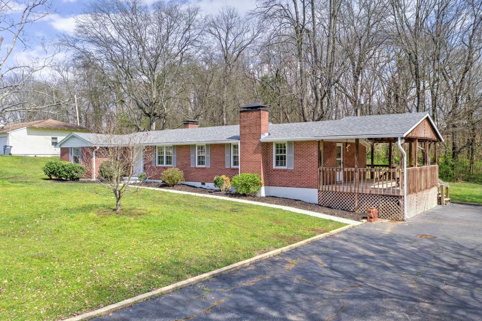  918 Azalea Dr, Columbia, TN 38401 photo 3
