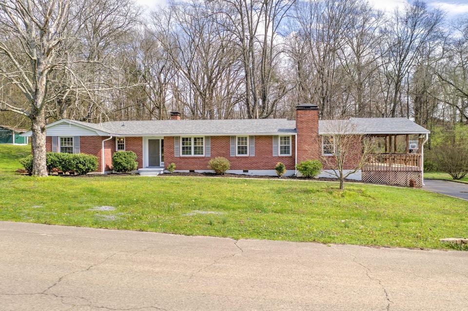  918 Azalea Dr, Columbia, TN 38401 photo 1