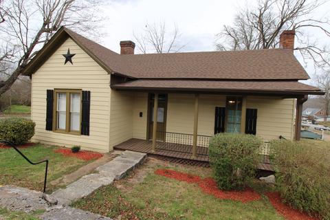 108 W Hackberry St, Centerville, TN 37033 photo 1