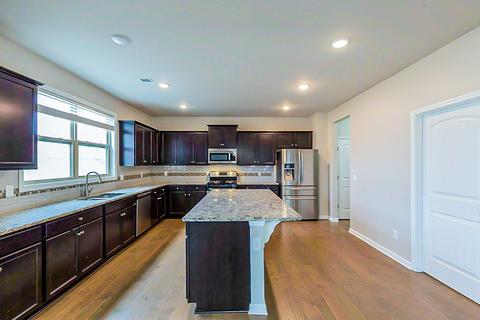6411 Birchtree Dr, Murfreesboro, TN 37128 photo 2