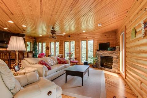 320 Captains Pt, Silver Point, TN 38582 photo 1