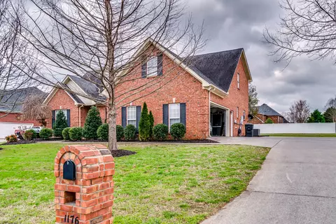 1176 Ithaca St, Murfreesboro, TN 37130 photo 2