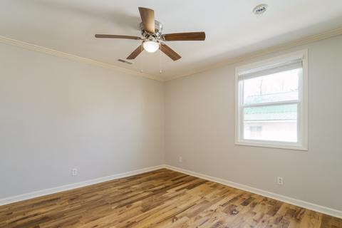 105 Walnut St N, Springfield, TN 37172 photo 17