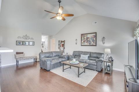 1109 Halverson Dr, Murfreesboro, TN 37128 photo 2