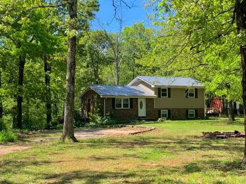 1067 Twin Pine Rd, Dickson, TN 37055 photo 1