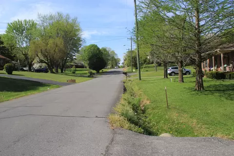 302 E Hillcrest Dr, Springfield, TN 37172 photo 3