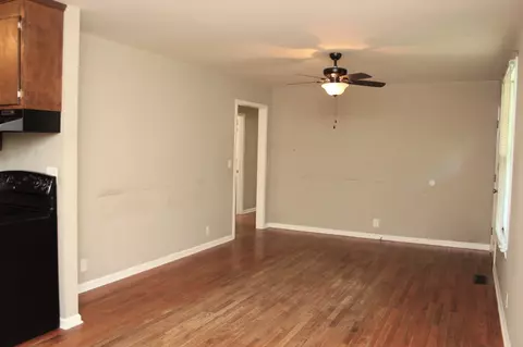 302 E Hillcrest Dr, Springfield, TN 37172 photo 5