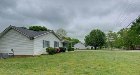 2033 Wolfe Rd, White Bluff, TN 37187 photo 2