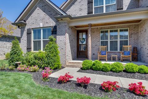 3029 Grunion Ln, Spring Hill, TN 37174 photo 2
