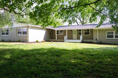 124 E Main St, Loretto, TN 38469 photo 1