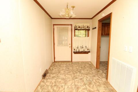 6131 Williams Cir, Cunningham, TN 37052 photo 3