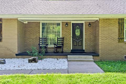 3585 Highway 48, Cunningham, TN 37052 photo 2