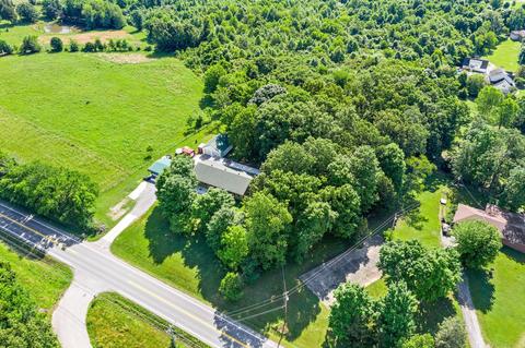 3585 Highway 48, Cunningham, TN 37052 photo 4