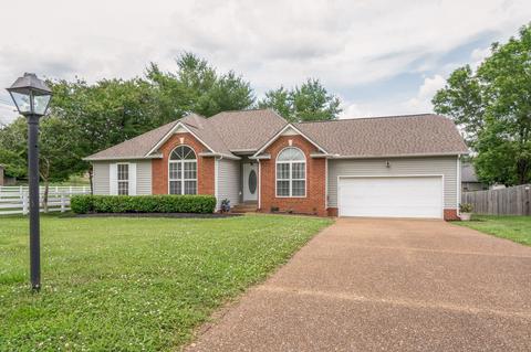 1800 Devon Dr, Spring Hill, TN 37174 photo 1