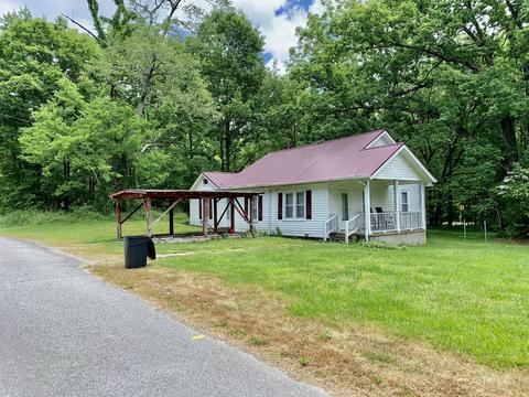 135 Maple St, Sewanee, TN 37375 photo 1