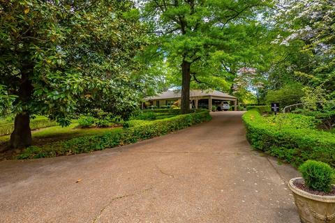 101 E Hills Ter, Dickson, TN 37055 photo 3