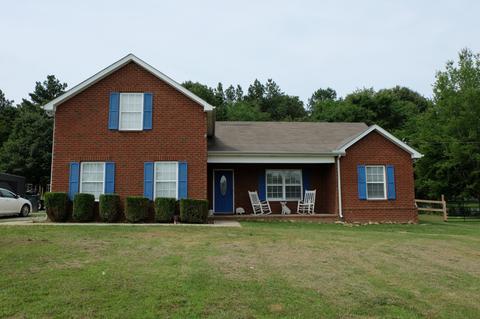 1022 Glendale Dr, Dickson, TN 37055 photo 1