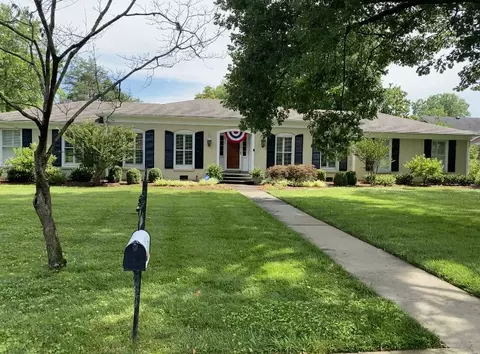 2010 Windsor St, Murfreesboro, TN 37130 photo 1