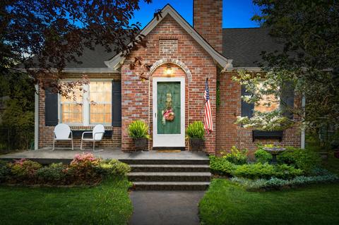 327 N Oak St, Springfield, TN 37172 photo 1