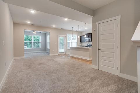 6033 Hillside Ln, Spring Hill, TN 37174 photo 4