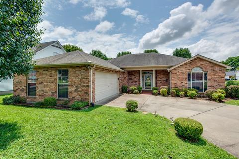 2123 Spring Hill Cir, Spring Hill, TN 37174 photo 2
