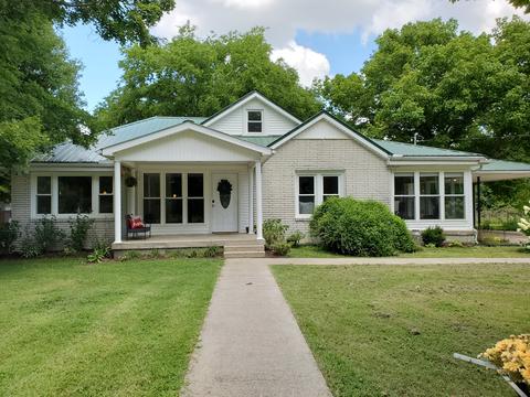 1947 C C C Rd, Dickson, TN 37055 photo 2