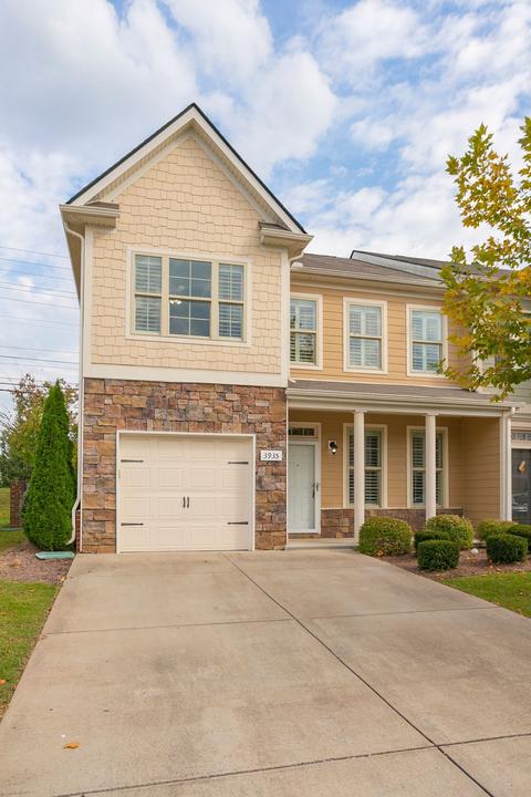 3935 Cannonsgate Ln, Murfreesboro, TN 37128 photo 2