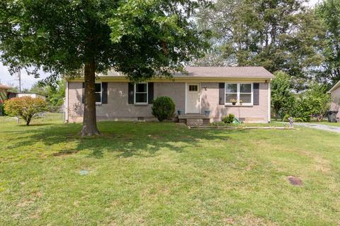 300 Greer Dr, Springfield, TN 37172 photo 1