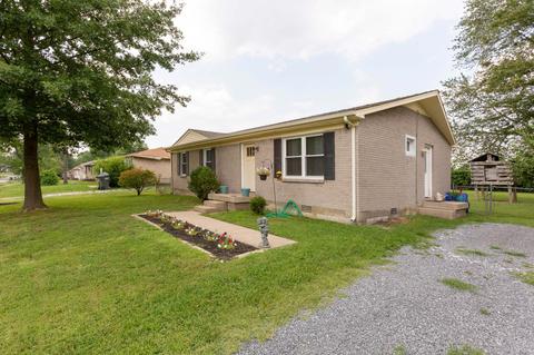 300 Greer Dr, Springfield, TN 37172 photo 3