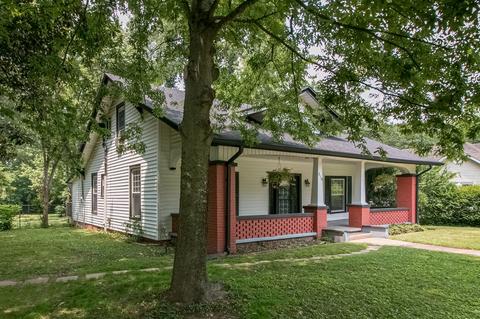 378 Third St, Guthrie, KY 42234 photo 3