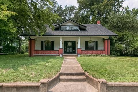 378 Third St, Guthrie, KY 42234 photo 2