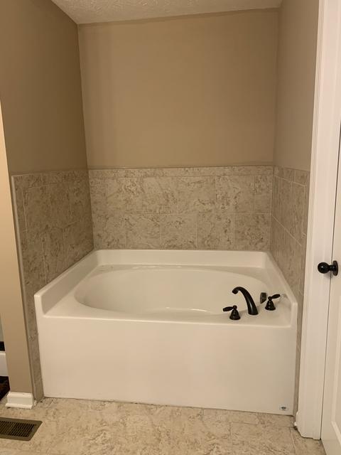 1007 Robert Elder Ct, Cedar Hill, TN 37032 photo 7