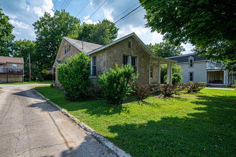 445 E Madison St E, Pulaski, TN 38478 photo 2
