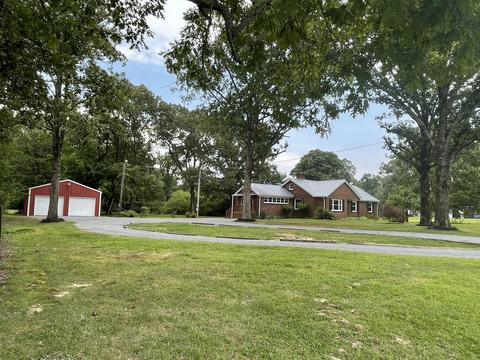 2013 Highway 100, Centerville, TN 37033 photo 1