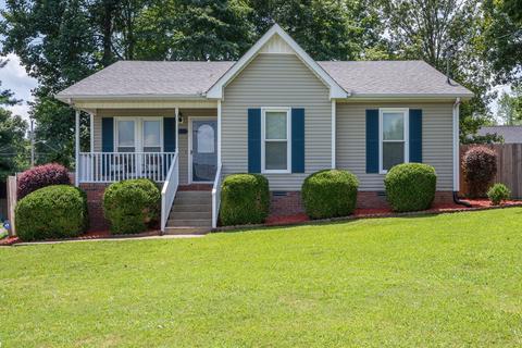 104 White Oak Dr, Dickson, TN 37055 photo 1