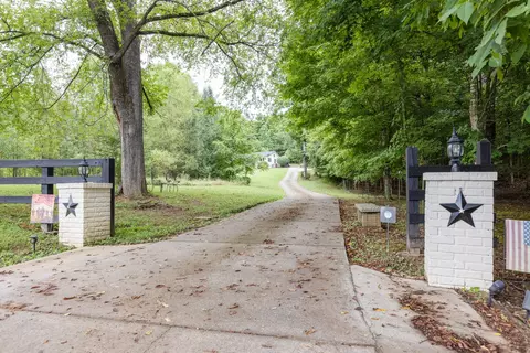 2207 Lee Rd, Spring Hill, TN 37174 photo 2