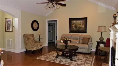 300 Mary Sharp Dr, Decherd, TN 37324 photo 5