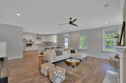 397 Hammock Ln, Spring Hill, TN 37174 photo 2