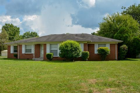 218 E Clark Blvd, Murfreesboro, TN 37130 photo 2