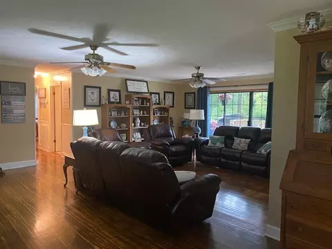 122 Browns Ln, Loretto, TN 38469 photo 4