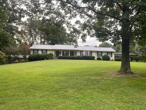 122 Browns Ln, Loretto, TN 38469 photo 3