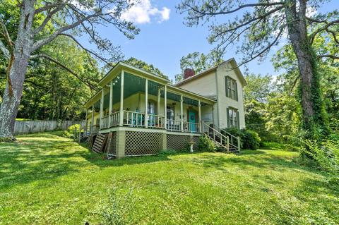 308 E Maple St, Erin, TN 37061 photo 2