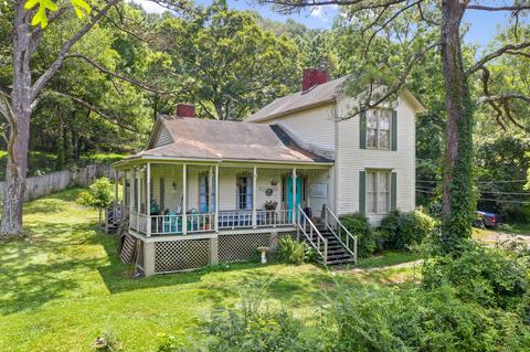 308 E Maple St, Erin, TN 37061 photo 1