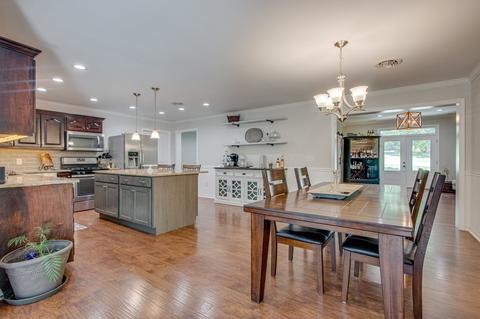 1303 Glendale Dr, Dickson, TN 37055 photo 2