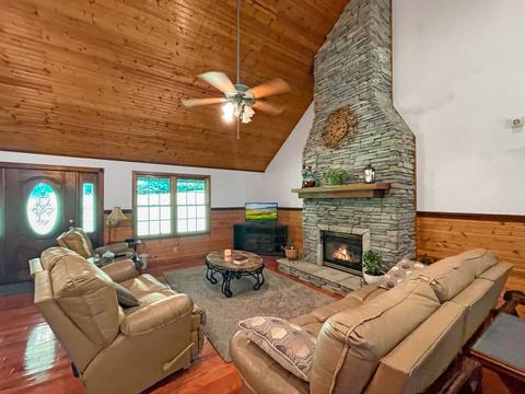 156 Nelson Cir, Dover, TN 37058 photo 4