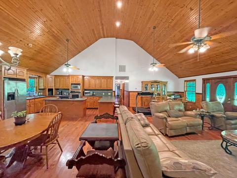 156 Nelson Cir, Dover, TN 37058 photo 9