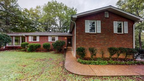 2036 Eversong Ln, Hermitage, TN 37076 photo 2