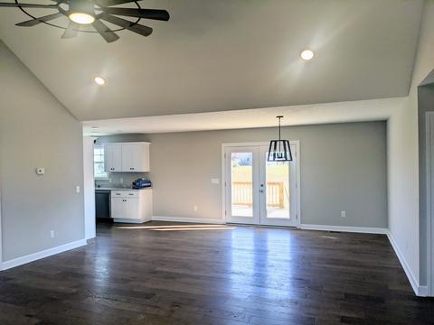 286 Claypool Rd N, Bethpage, TN 37022 photo 3